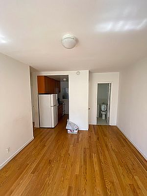 5th image of 791 Lexington Ave #4