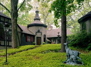 994 Holland St, Saugatuck, MI 49453