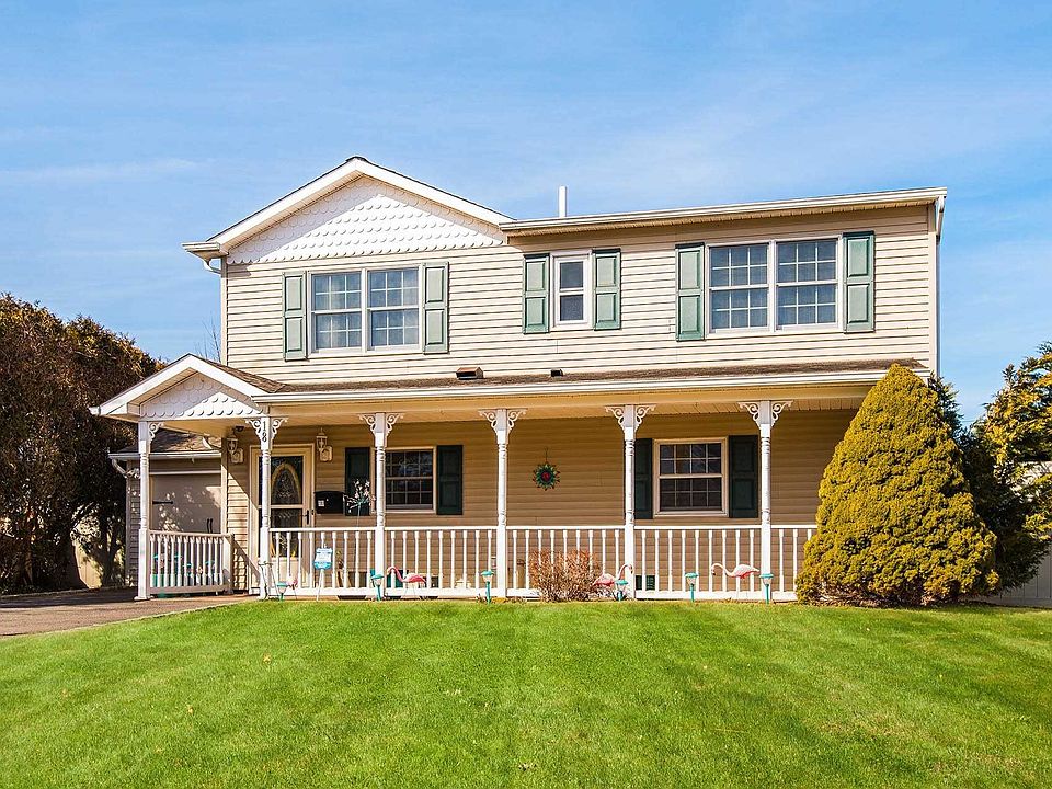 1st image of 18 Admiral Ln