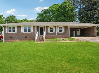 129 Woodmont Dr, Griffin, GA 30224