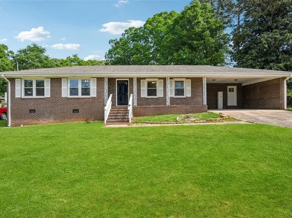 129 Woodmont Dr, Griffin, GA 30224