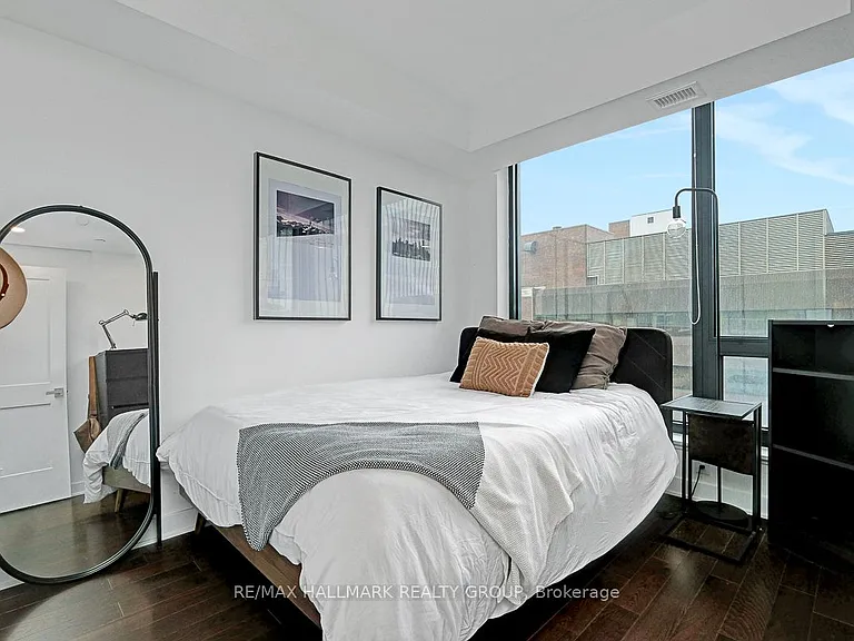 340 Queen St #1302 — Photo 20