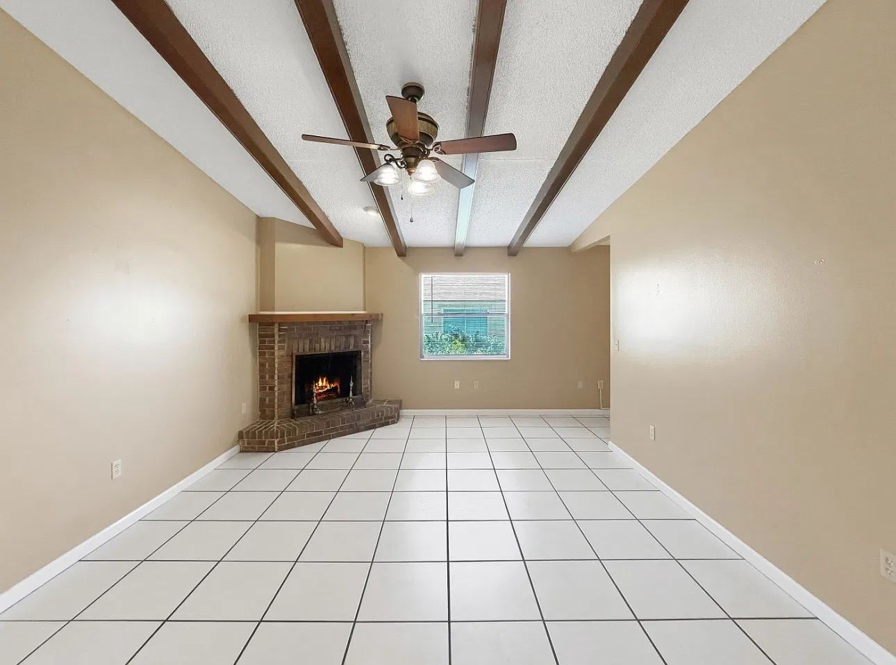 733 Mikasuki Dr — Photo 2
