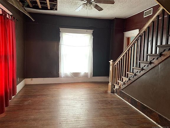 3rd image of 110 S Indianola St