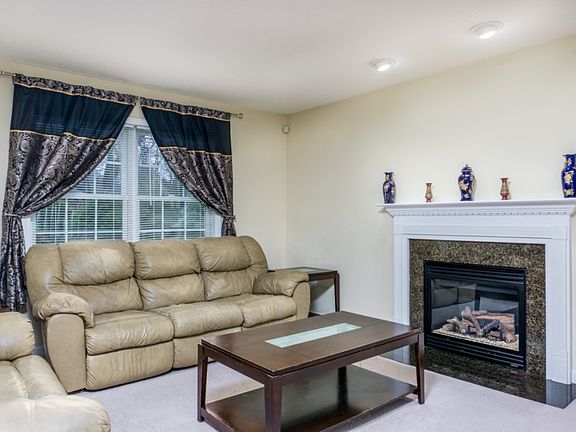 4th image of 1 Masons Brook Ln
