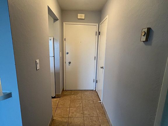 4th image of 303 Ulmer Ct #5
