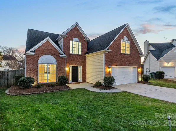 8937 Coppermine Ln, Charlotte, NC 28269