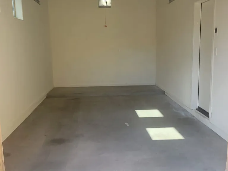 1741 W Pollack St — Photo 24