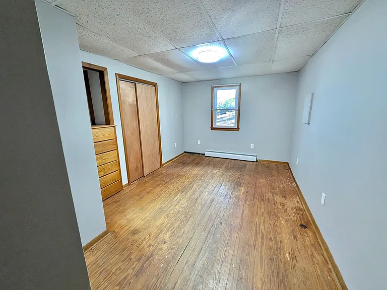 400 S Liberty St — Photo 16