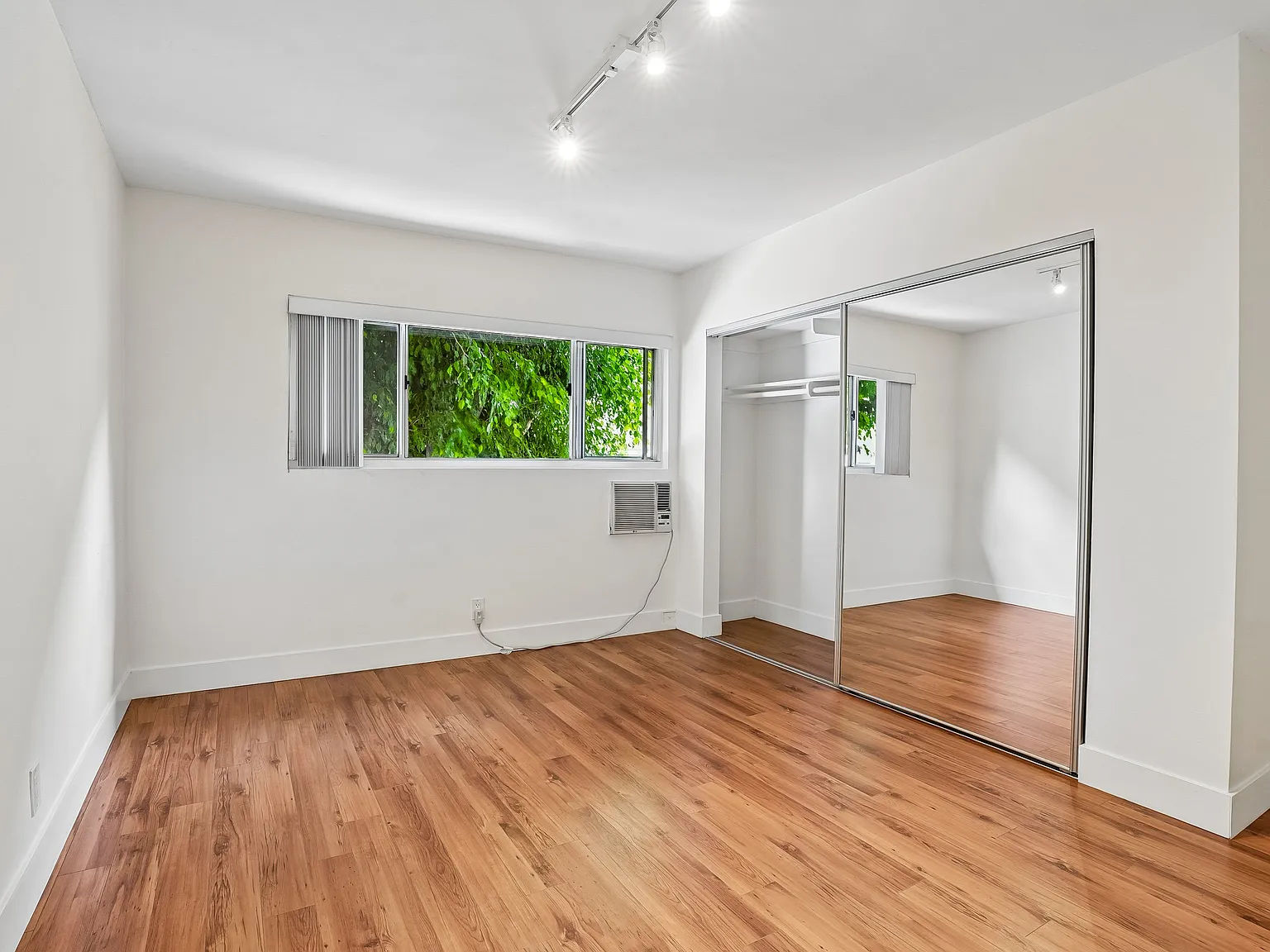 1 bed, 700 sqft, $2,250 — Photo 2