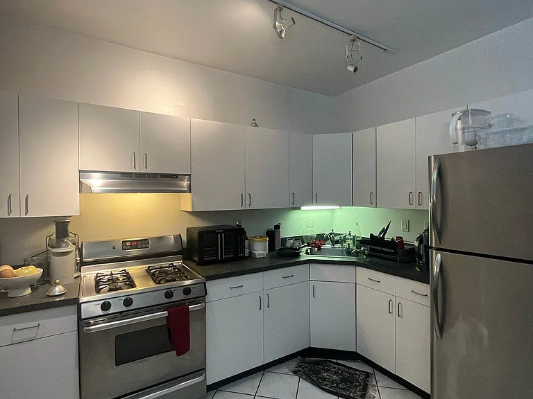 425 Keap St #4A — Photo 18