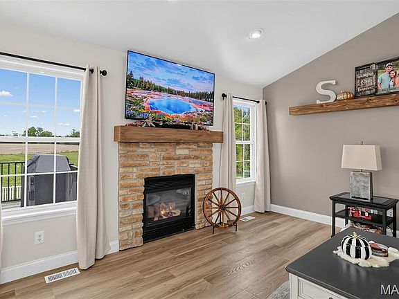 5th image of 312 Waggoner Blvd
