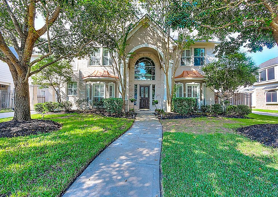 1st image of 22510 Crescent Cove Ct