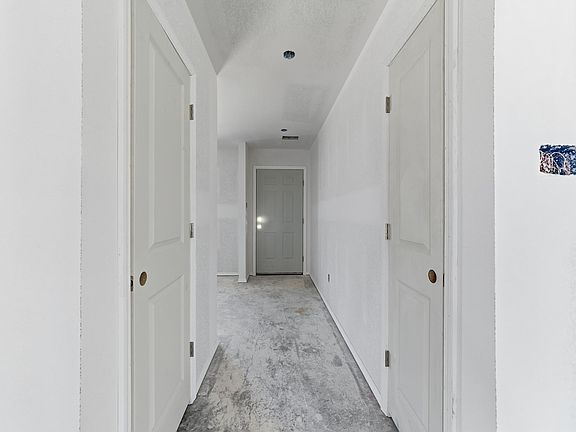 3rd image of 2 Moon Rd