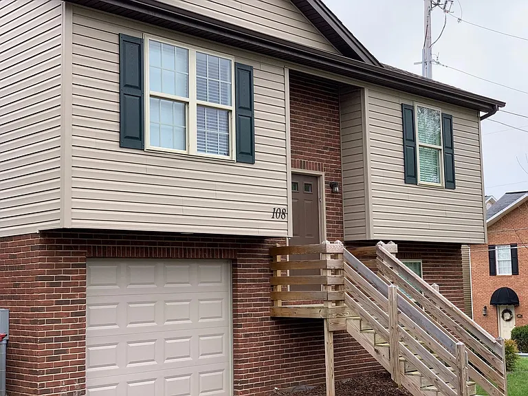 1720 Skyline Dr #108 — Photo 2