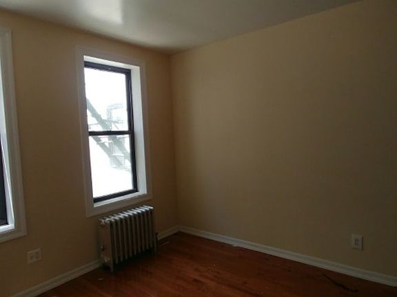3rd image of 2562 41st St APT 4A