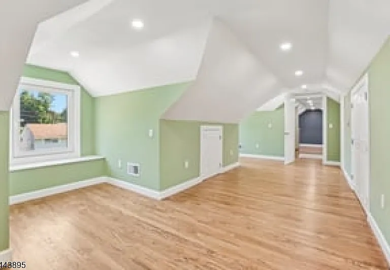 50 Lincoln Pl — Photo 15