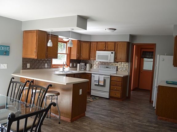 5th image of 8006 Aarwood Trl NW