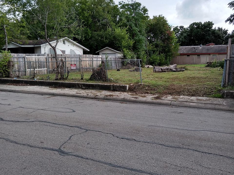 2nd image of 742 Marbauch Ave