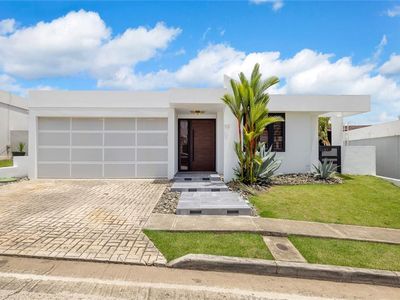 55 Reina Cristina La Villa De Torrimar, Guaynabo, PR, 00969