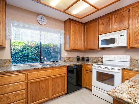 5th image of 201 Stoney Hill Dr