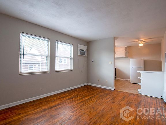 2nd image of 954 Saint Charles Ave NE APT 6