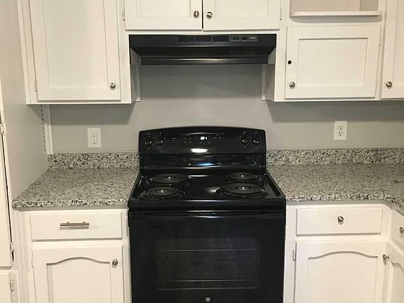 4th image of 120 Crosby Cir