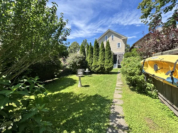 51 Lee Ave #1, Newport, RI 02840