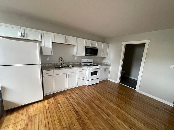 4th image of 3901 Pulaski St #1F