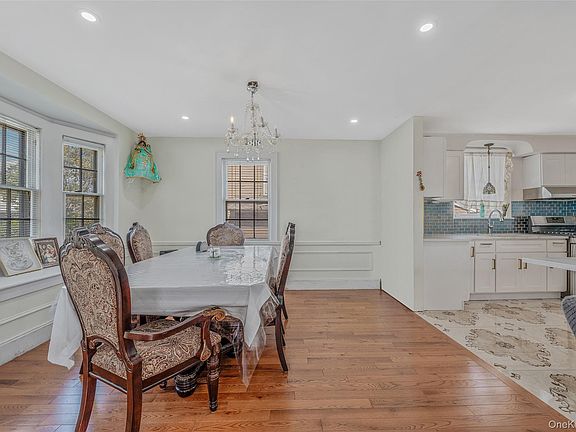 5th image of 16 Felton Avenue