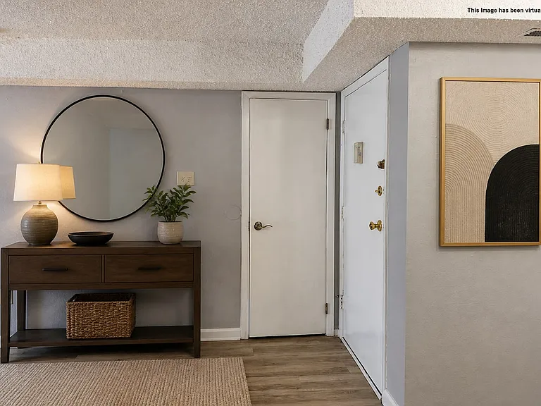 9 Newport Ct — Photo 3