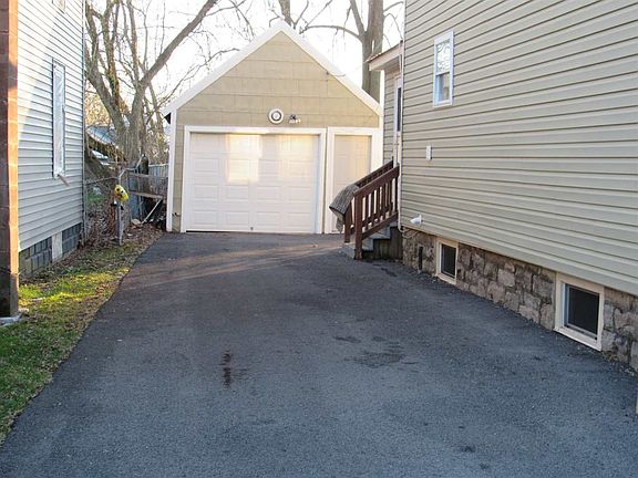 2nd image of 711 New York Ave