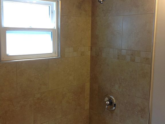 5th image of 1388 Glen Ave #B