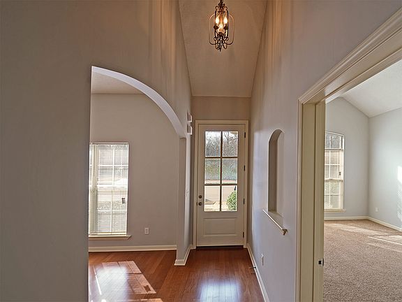 4th image of 7946 Parkmont Dr