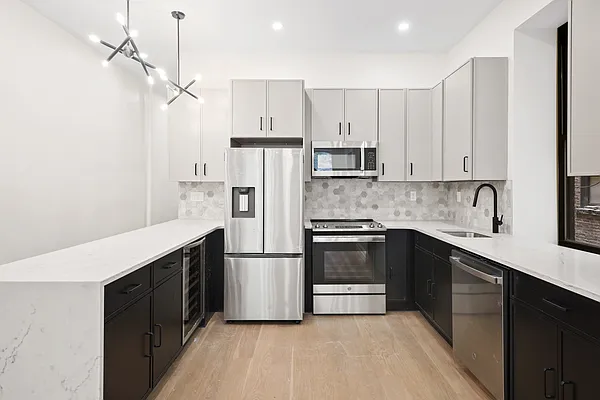 Rented by Peter R. Hungerford, LREB | media 1