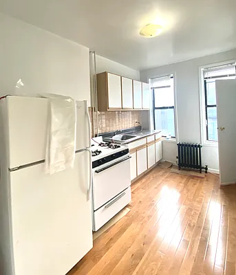 Rented by Mae Equities | media 14