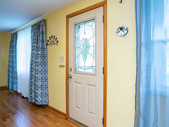 4th image of 5715 Mellie Ave
