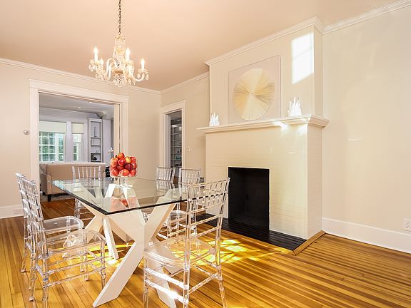 4th image of 17 Forest Park Ave