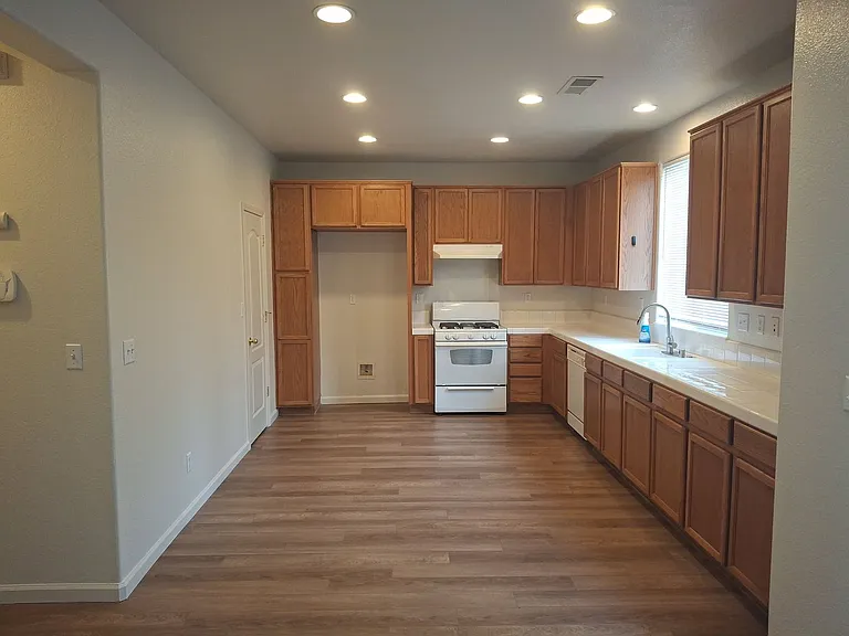 313 Dorinda Ct — Photo 17