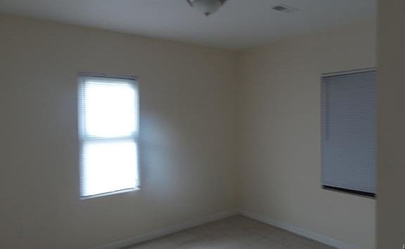 4th image of 353 W Kalama Ave