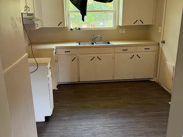 1209 Monroe Dr — Photo 8