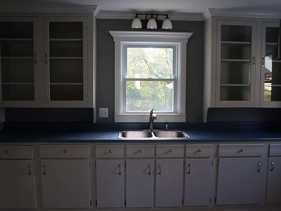 3rd image of 30 Brighton St