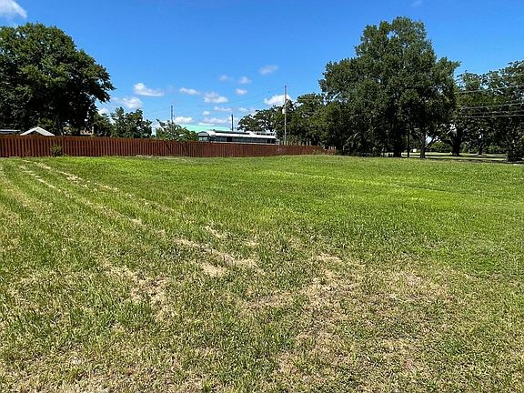 2nd image of 270 3rd St