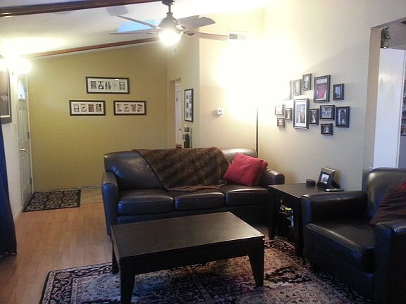 2nd image of 1522 Circle Dr