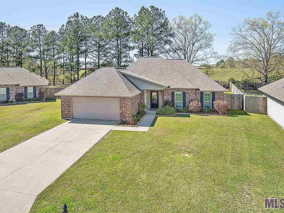 1st image of 28919 Willow Lake Dr