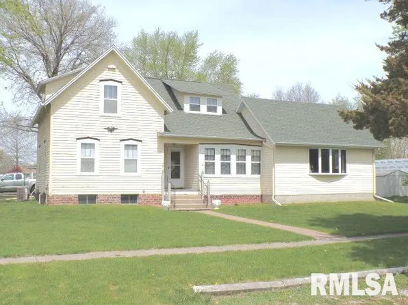 614 Walnut St, New Windsor, IL 61465