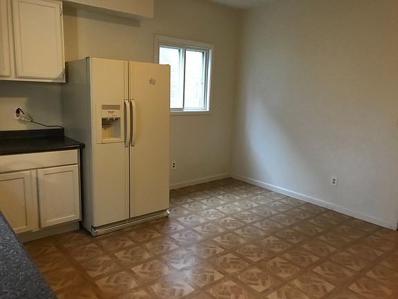 4th image of 1157 E 8th St #1