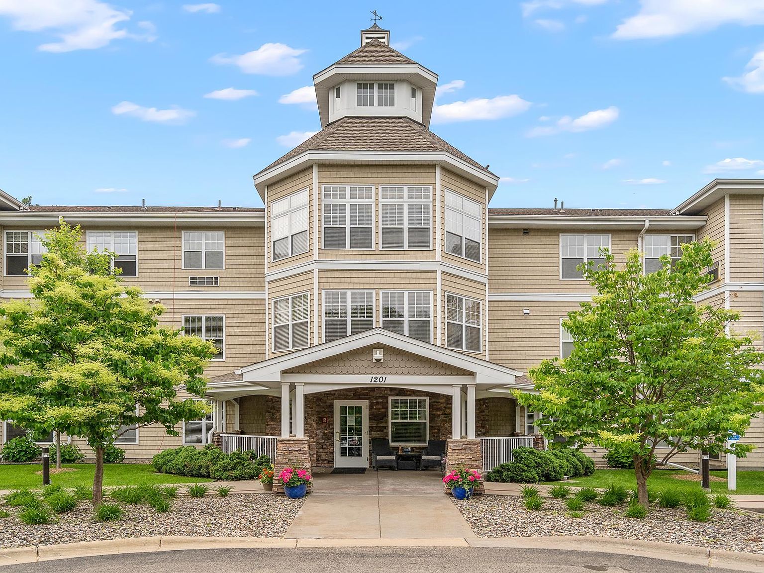 1201 Hadley Ave N APT 102, Oakdale, MN 55128 | MLS #6377566 | Zillow