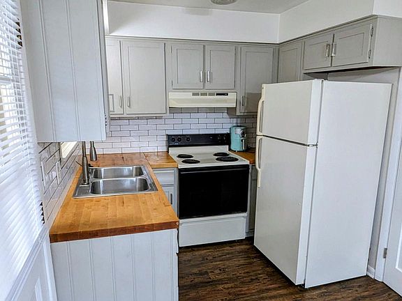 3rd image of 1801 Lawrence Ave