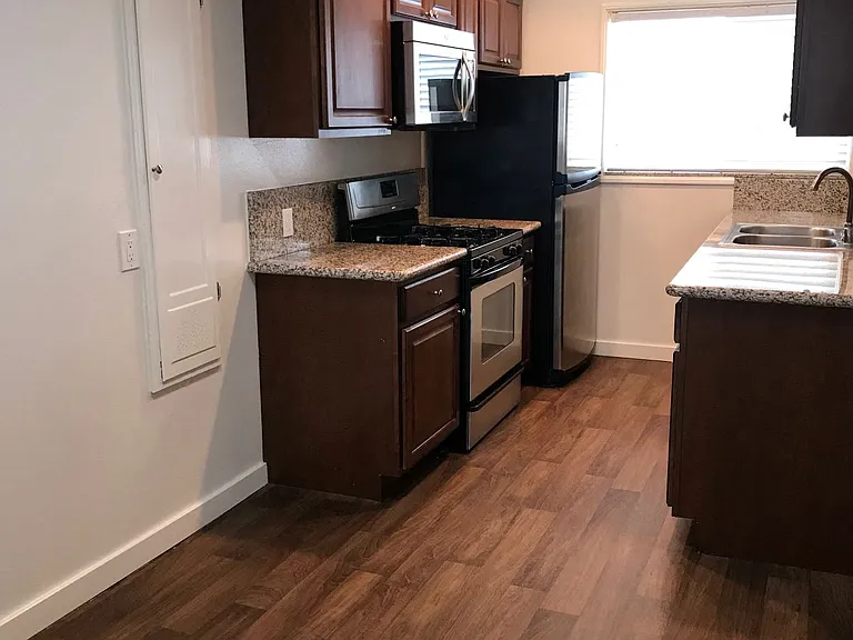 Woodruff Apartment Kitchen